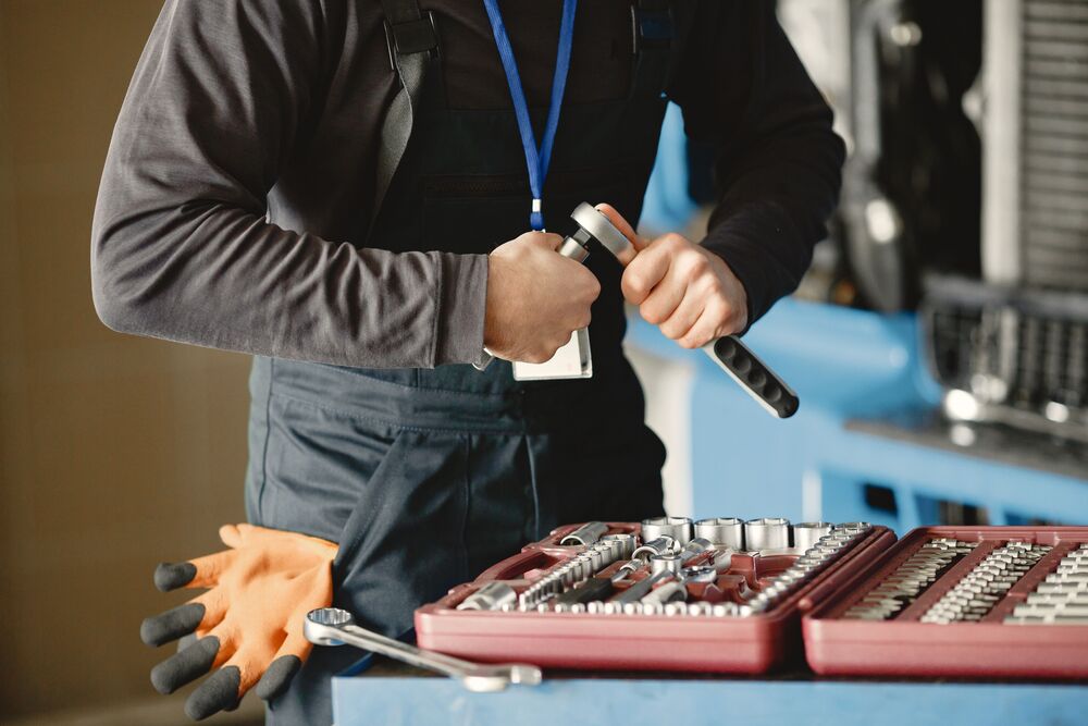 DM 17 -            Votre artisan en électricité générale, plomberie et chauffage 